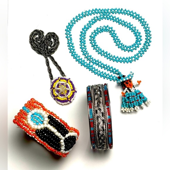 Lot of Vintage Beaded Native American Jewelry Kachina Doll Necklace Bracelets - Picture 3 of 3